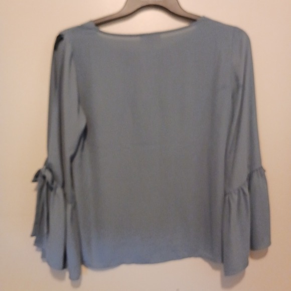 LOFT Outlet Women's Grey Blue‎ Bell Sleeve Tie Detail Blouse Size S - Picture 5 of 5